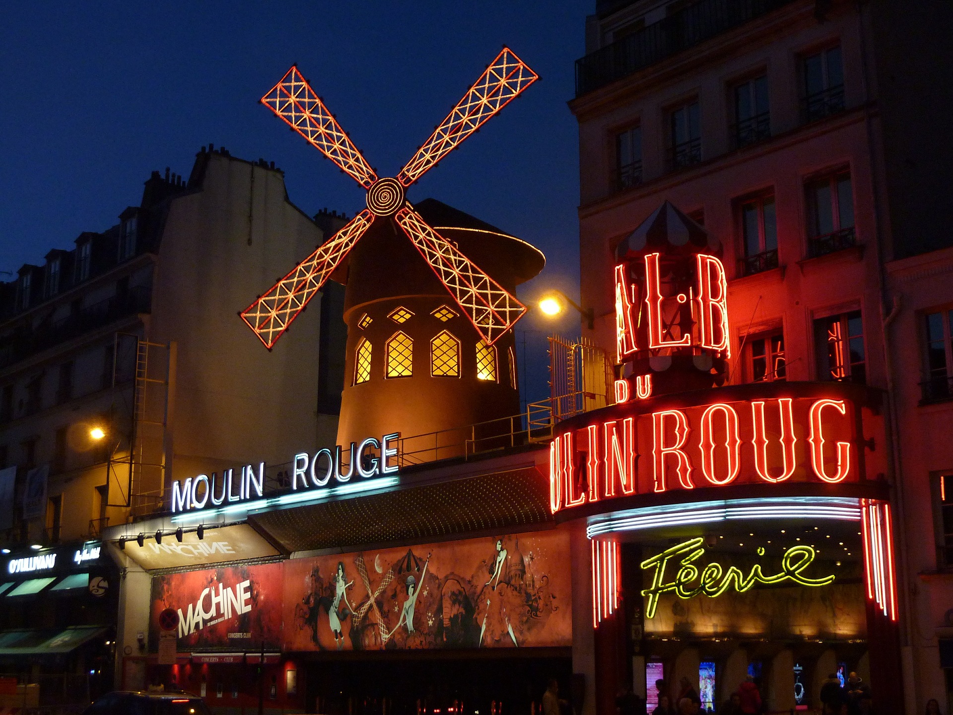 moulin-rouge-392147_1920